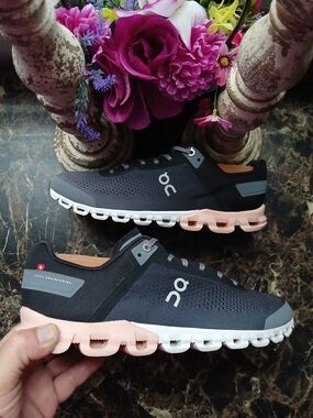 On Cloud Flow 3 Comfort/Athletic Medical Field Shoes Size 10.5 for Women